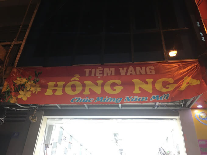 Tiệm vàng Hồng Nga