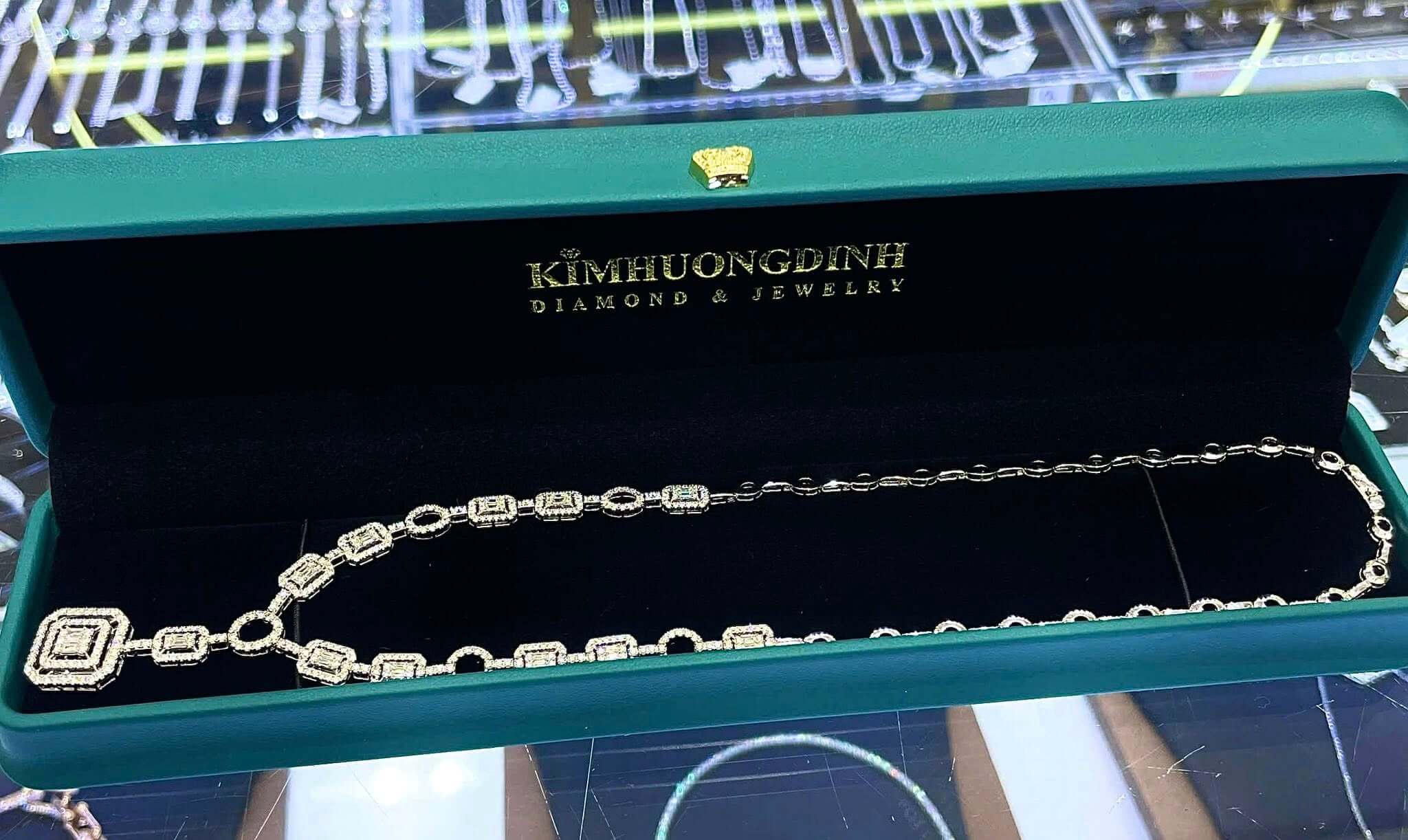 Kim Hương Đinh luôn cung cấp trang sức với vẻ đẹp sang trọng